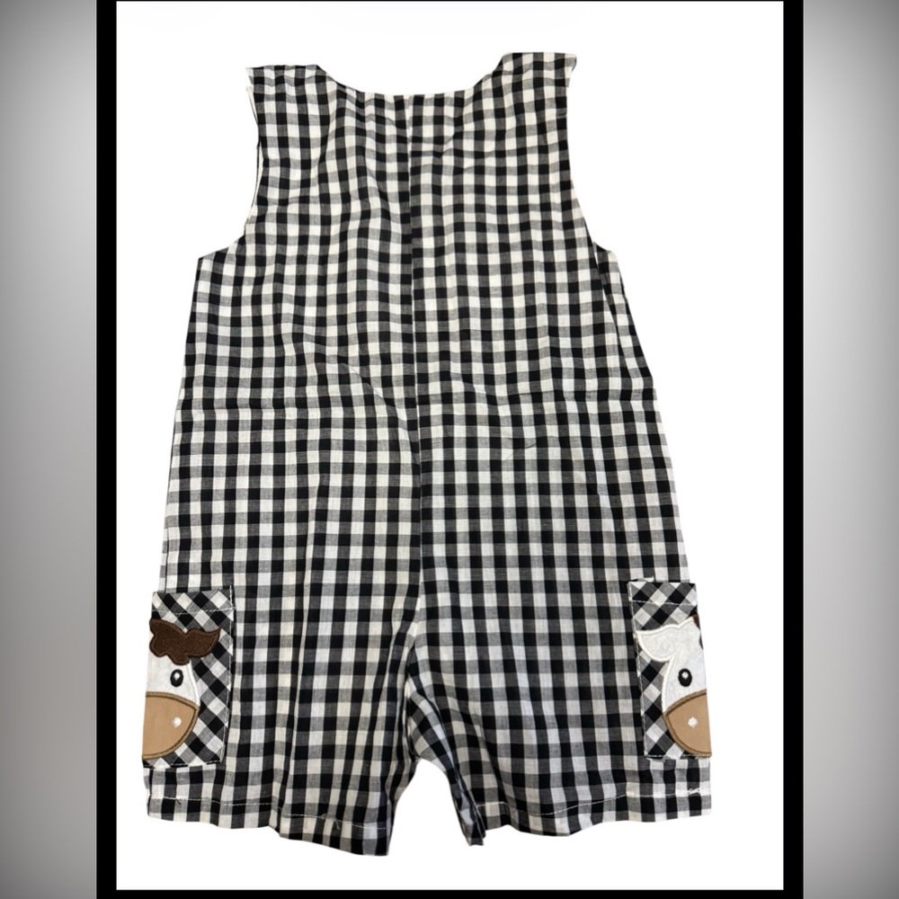 NWT Black Gingham Farm animals & barn Shortalls SZ 2T - Picture 2 of 6